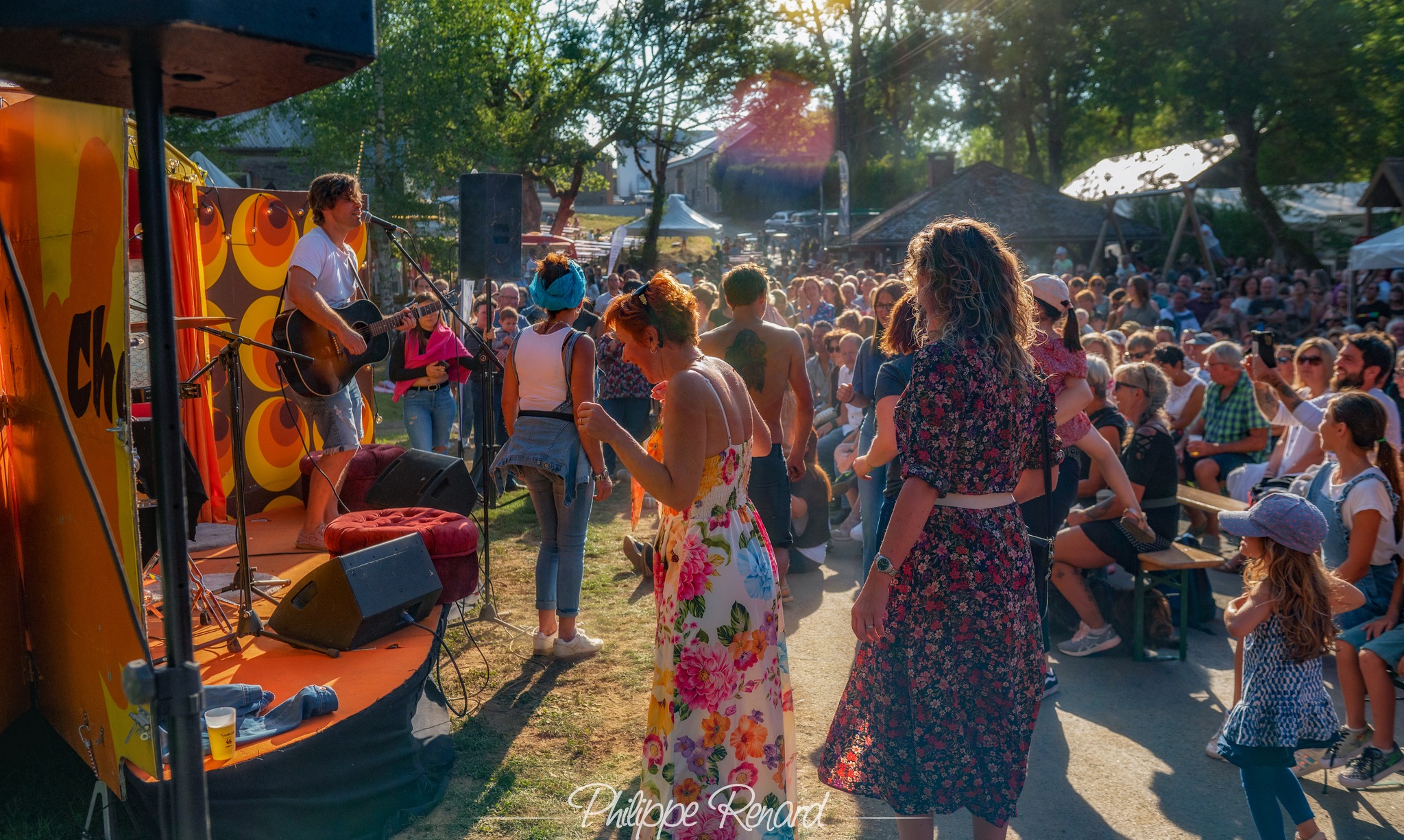 Et le public entre dans la danse.
