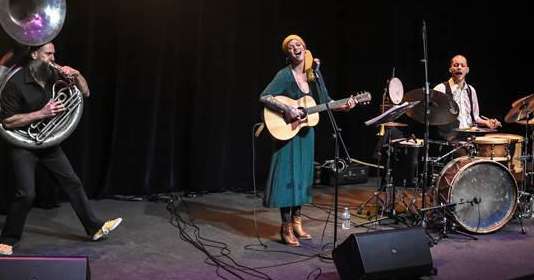 Charlotte Renwa Trio